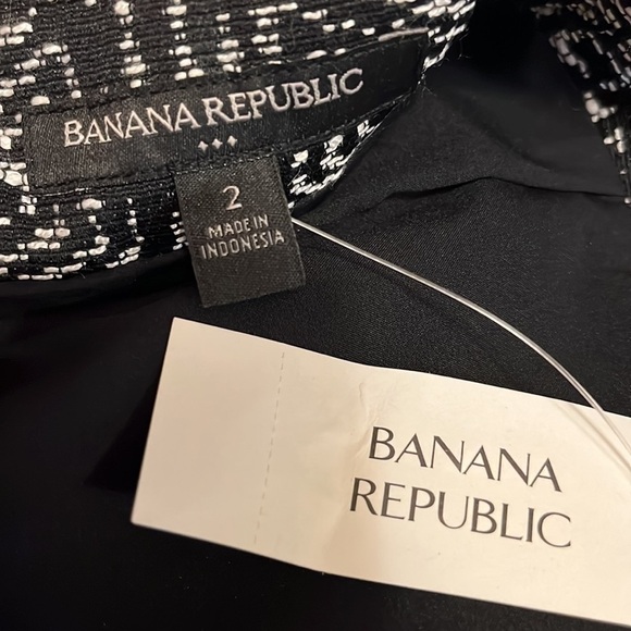 Banana Republic Black and White Short Wrap Skirt size 2 NWT - Picture 5 of 6